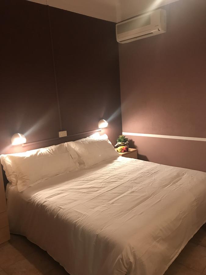 Hotel Raphael บอร์ดิเกรา ภายนอก รูปภาพ