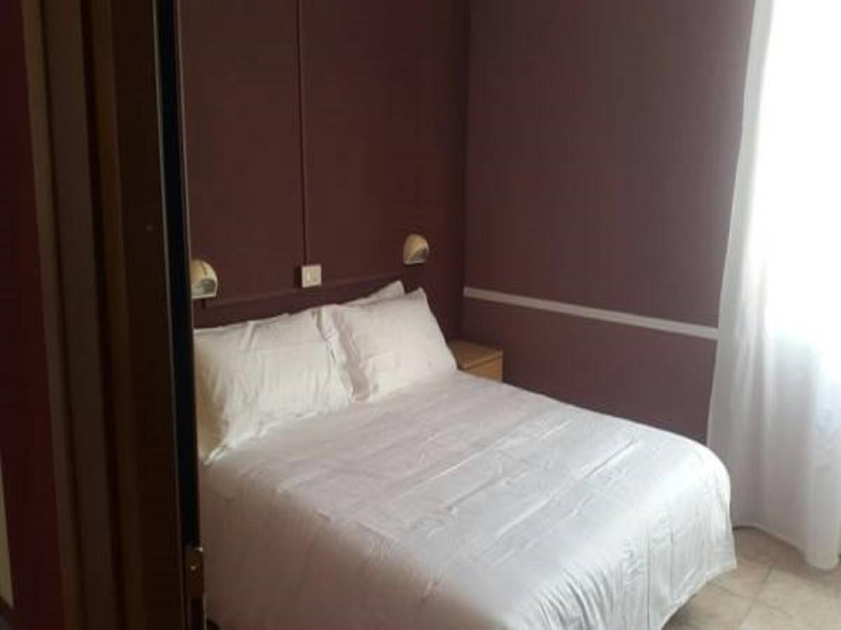 Hotel Raphael บอร์ดิเกรา ภายนอก รูปภาพ