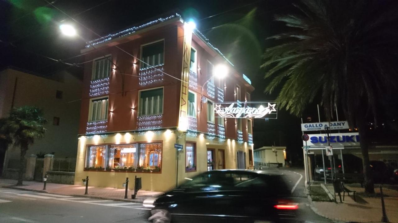 Hotel Raphael บอร์ดิเกรา ภายนอก รูปภาพ