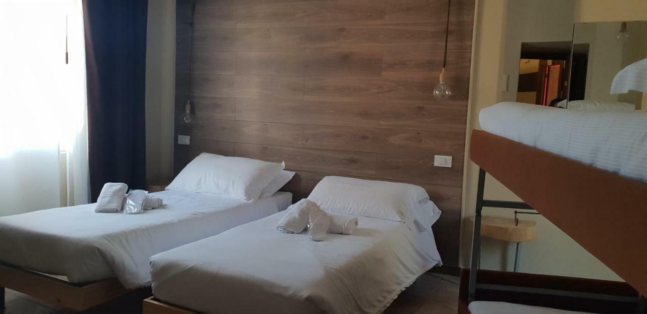 Hotel Raphael บอร์ดิเกรา ภายนอก รูปภาพ